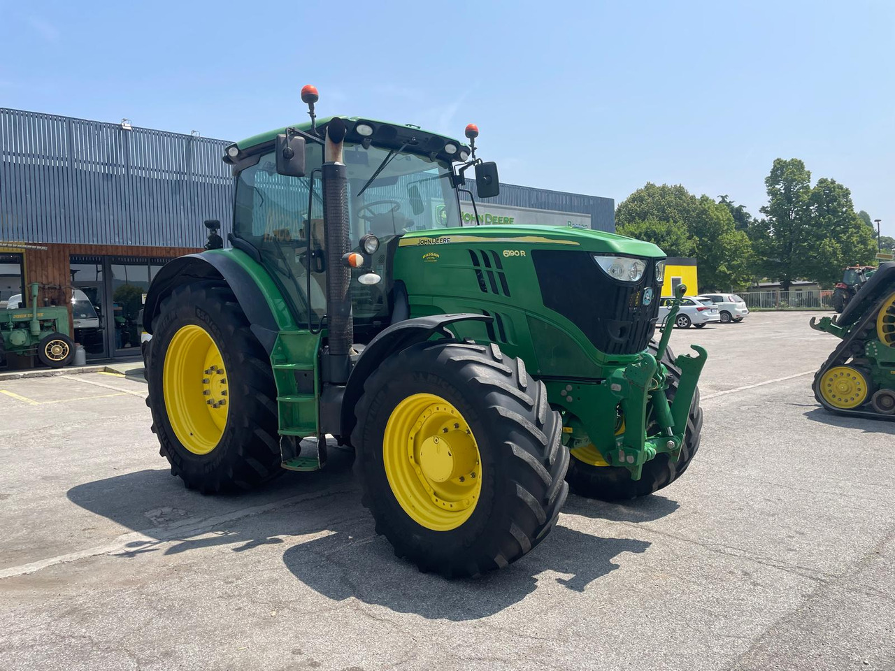 JOHN DEERE 6190 R - Farm tractor: picture 4 JOHN DEERE 6190 R - Farm tractor: picture 4