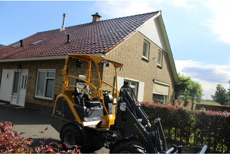 Eurotrac w11 M OOK W12S OP VOORRAAD - Compact track loader: picture 1 Eurotrac w11 M OOK W12S OP VOORRAAD - Compact track loader: picture 1