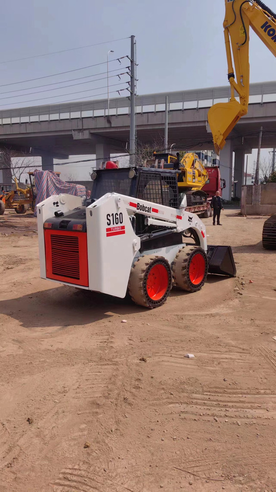 BOBCAT s160 - Skid steer loader: picture 2 BOBCAT s160 - Skid steer loader: picture 2