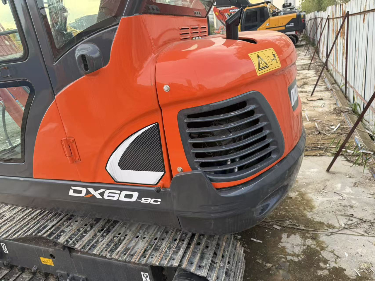 DOOSAN Used large Doosan DX60 excavators, original DX60 used excavators, 6-ton DX60 hydraulic excavators, best-selling at low prices. - Mini excavator: picture 3 DOOSAN Used large Doosan DX60 excavators, original DX60 used excavators, 6-ton DX60 hydraulic excavators, best-selling at low prices. - Mini excavator: picture 3