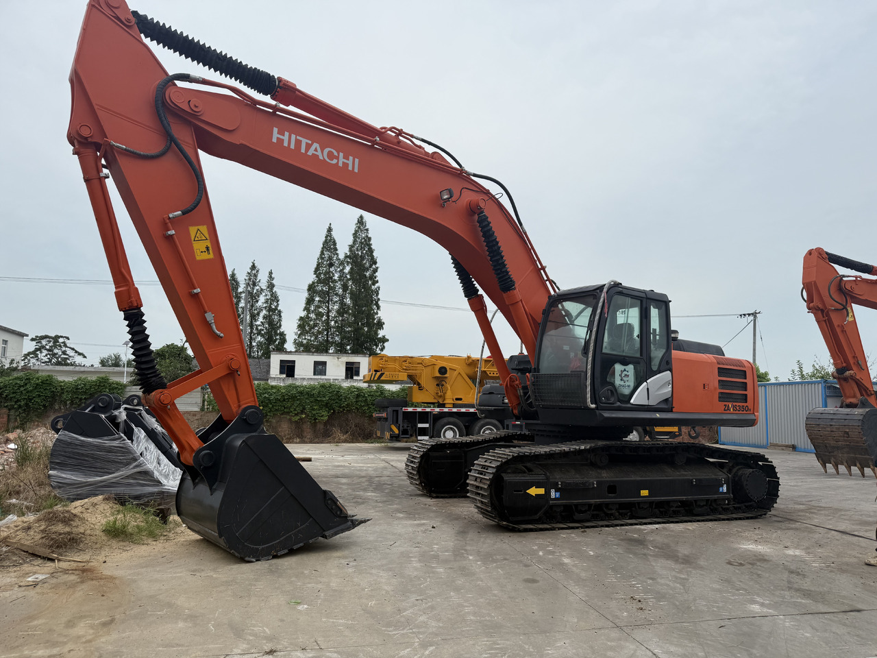 Hitachi used hitachi 350-5g - Crawler excavator: picture 2 Hitachi used hitachi 350-5g - Crawler excavator: picture 2