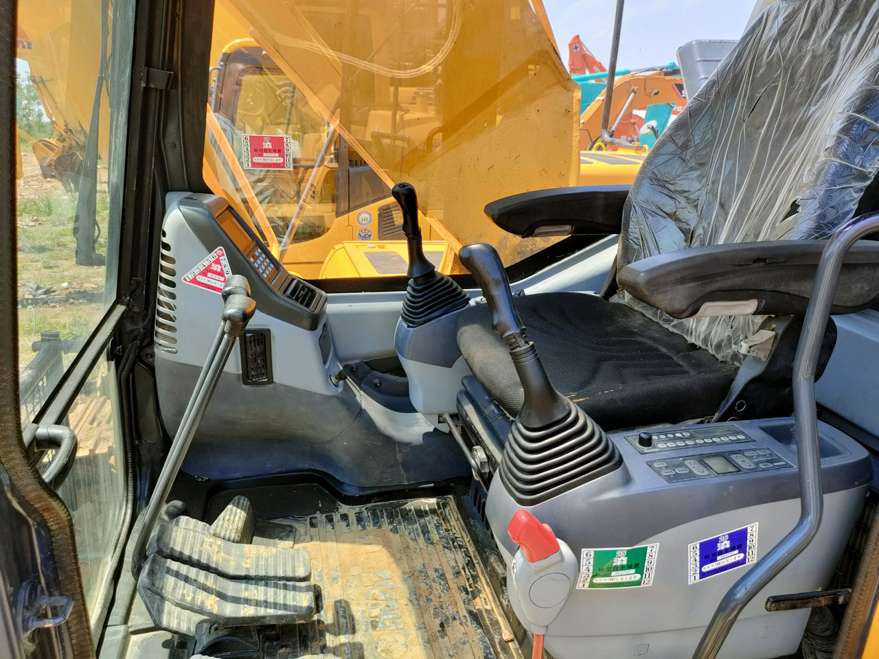 Crawler excavator Komatsu 300-7: picture 8