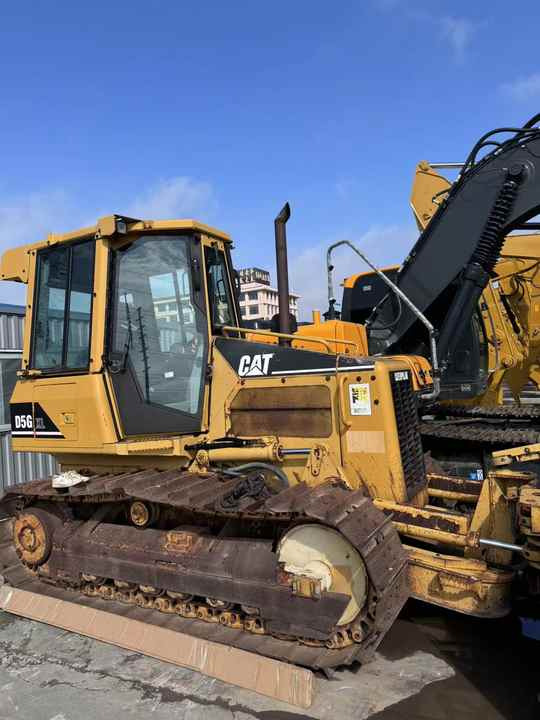 Used Cat D5G Crawler Bulldozer Original CAT Brand Bulldozer Second Hand Cat D5H D5 D5C D5N D5M LGP Dozer for Sale - Bulldozer: picture 2 Used Cat D5G Crawler Bulldozer Original CAT Brand Bulldozer Second Hand Cat D5H D5 D5C D5N D5M LGP Dozer for Sale - Bulldozer: picture 2