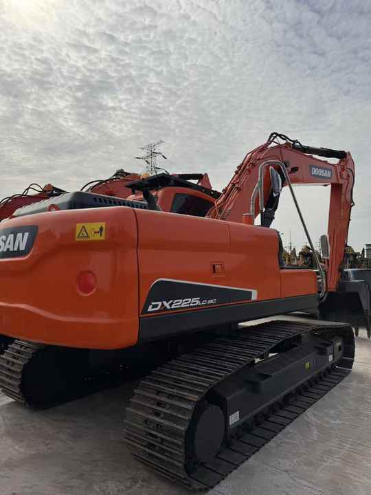 Used Doosan DX225LC-9C Hydraulic Excavator 25 Ton Doosan Dx225 Crawler Excavator with Excellent Performance Low Price for Sale - Excavator: picture 3 Used Doosan DX225LC-9C Hydraulic Excavator 25 Ton Doosan Dx225 Crawler Excavator with Excellent Performance Low Price for Sale - Excavator: picture 3
