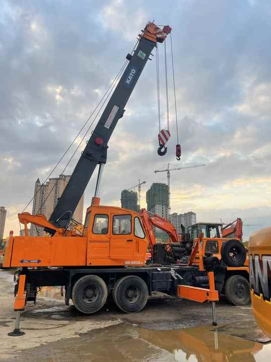 Used Heavy Construction Equipment kato 25 Tons Second Hand Mobile Crane Used Machine Hot Sale - Mobile crane: picture 3 Used Heavy Construction Equipment kato 25 Tons Second Hand Mobile Crane Used Machine Hot Sale - Mobile crane: picture 3