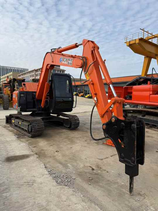 Used Hitachi Earth Moving Machine Zaxis70 Second Hand Small Size Mini Diggers Used Hitachi Mini Excavators Zx55 Zx50 Zx60 Zx70 - Excavator: picture 2 Used Hitachi Earth Moving Machine Zaxis70 Second Hand Small Size Mini Diggers Used Hitachi Mini Excavators Zx55 Zx50 Zx60 Zx70 - Excavator: picture 2