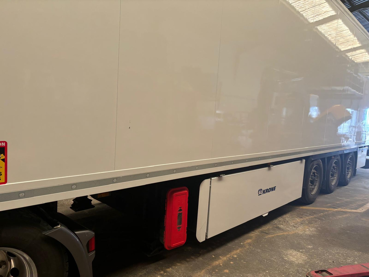 Refrigerator truck SCANIA S500: picture 8