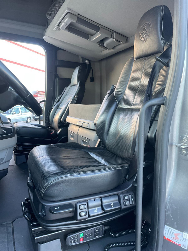 Refrigerator truck SCANIA S500: picture 12