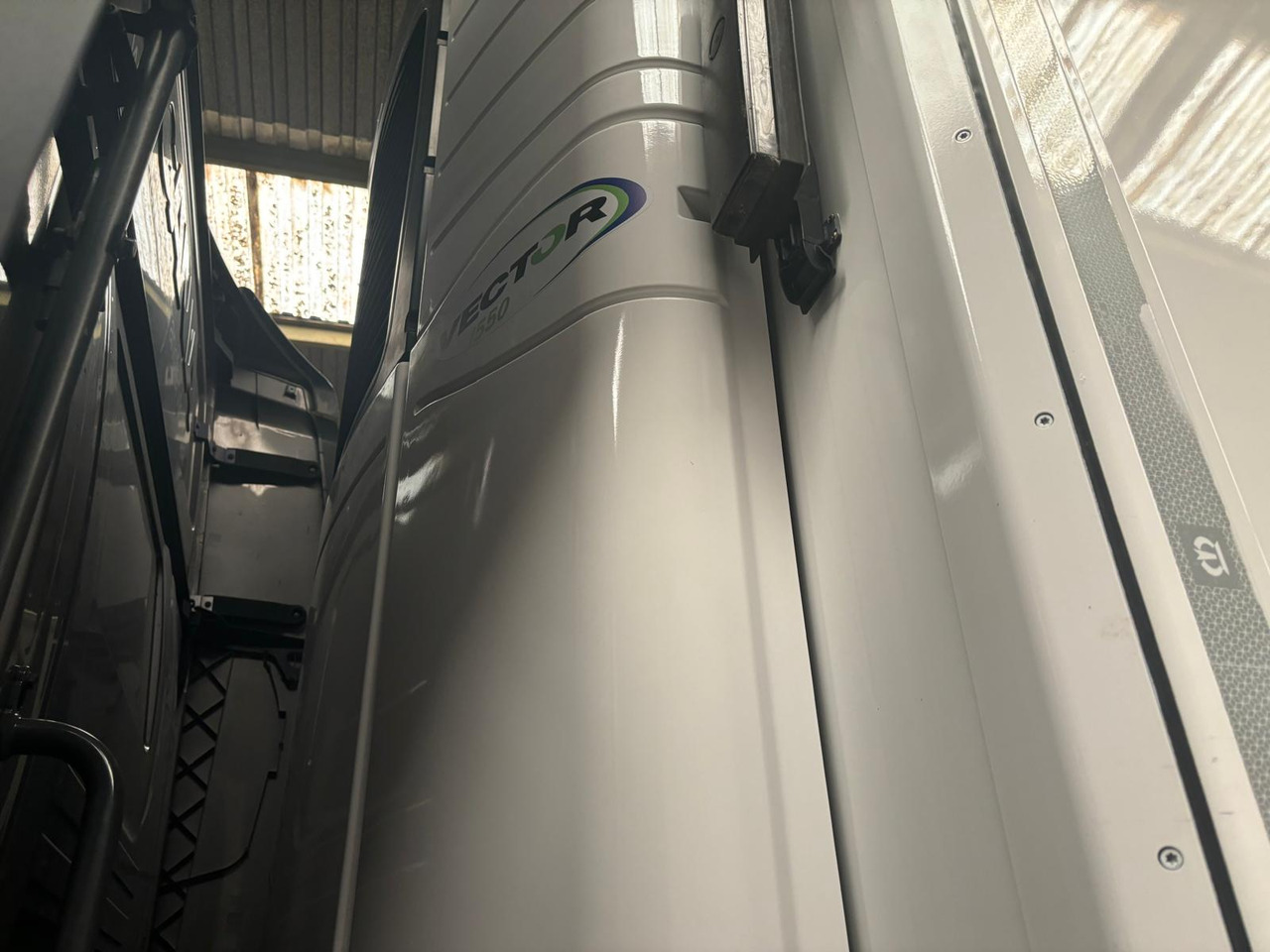 Refrigerator truck SCANIA S500: picture 7