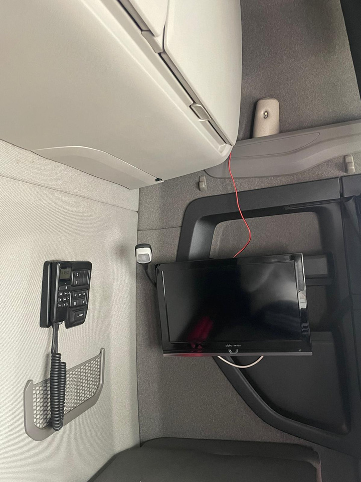 Refrigerator truck SCANIA S500: picture 14