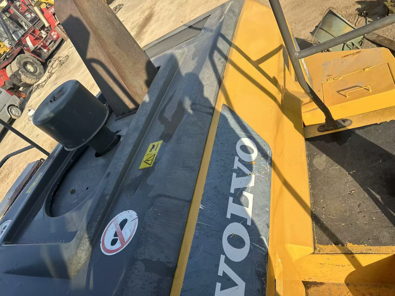 Wheel loader 105L: picture 7 Wheel loader 105L: picture 7