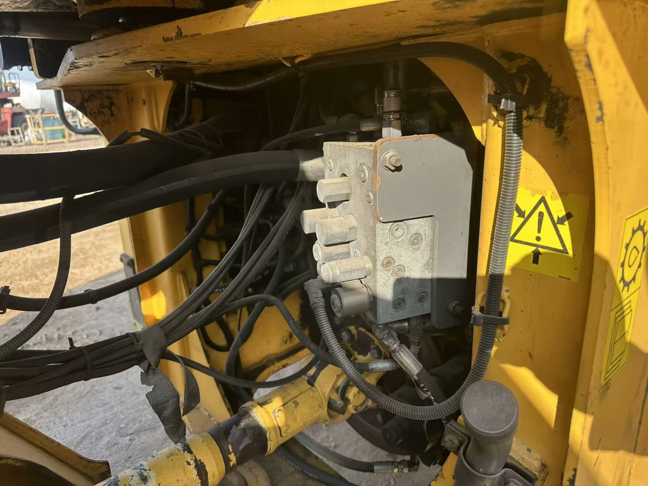 Wheel loader 105L: picture 9 Wheel loader 105L: picture 9