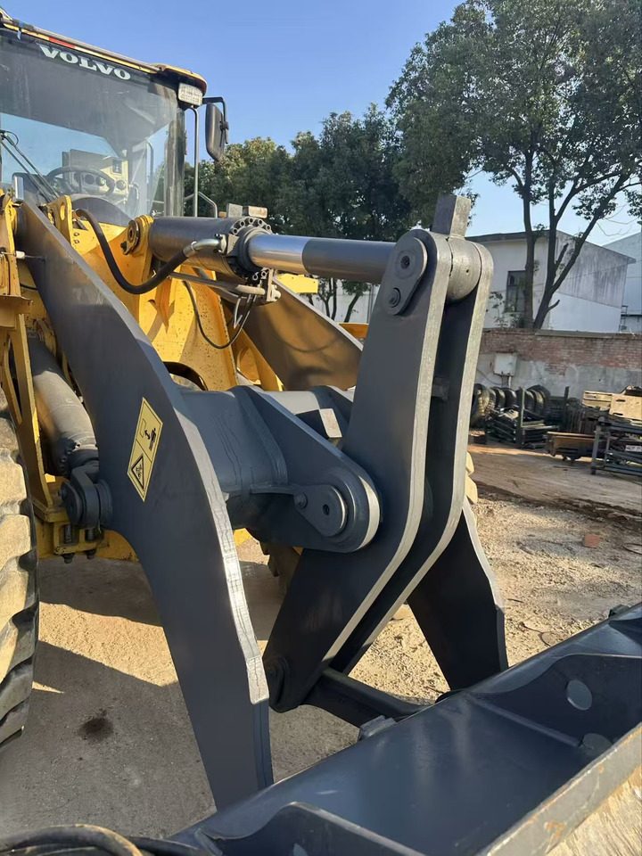 Wheel loader 105L: picture 6 Wheel loader 105L: picture 6