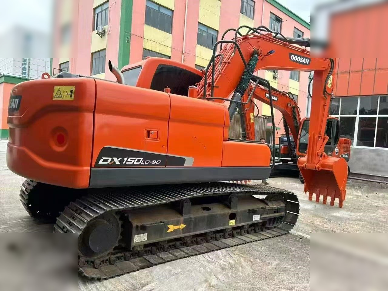 DOOSAN DX150W-9C - Wheel excavator: picture 3 DOOSAN DX150W-9C - Wheel excavator: picture 3