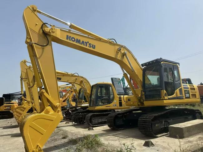KOMATSU 200-8 - Crawler excavator: picture 2 KOMATSU 200-8 - Crawler excavator: picture 2