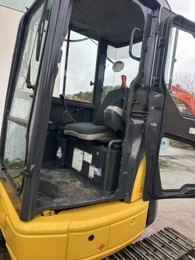 KOMATSU 35MR leasing KOMATSU 35MR: picture 8