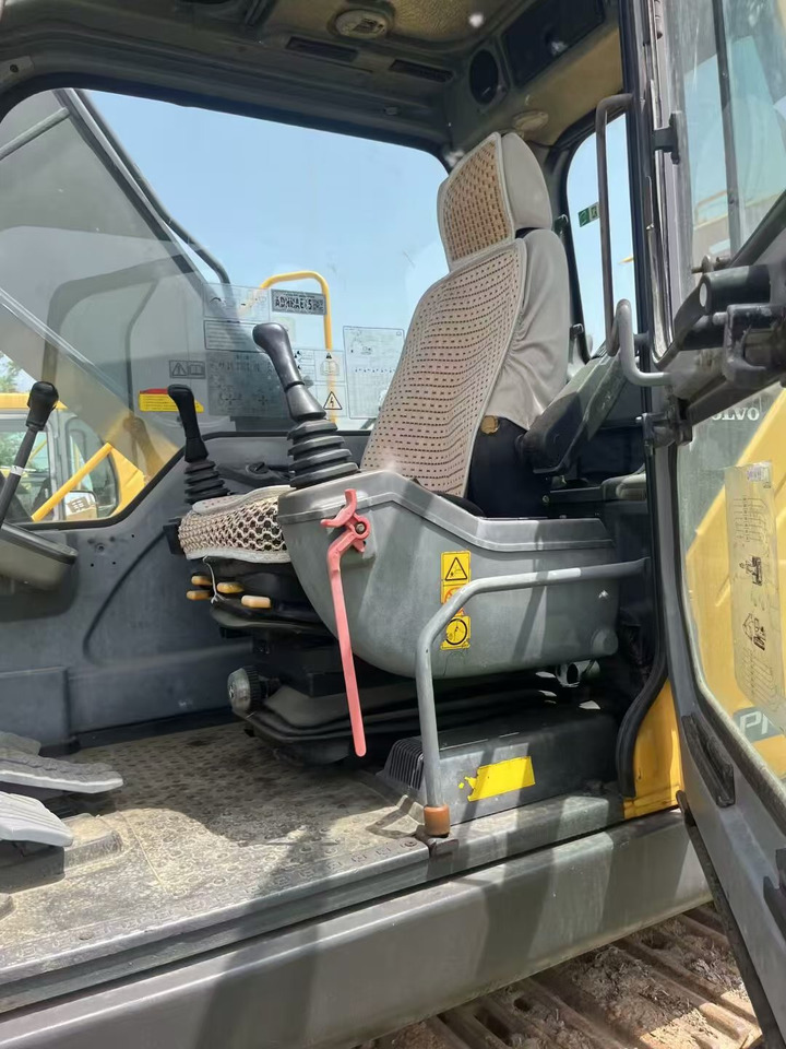 Volvo EC210 - Crawler excavator: picture 2 Volvo EC210 - Crawler excavator: picture 2