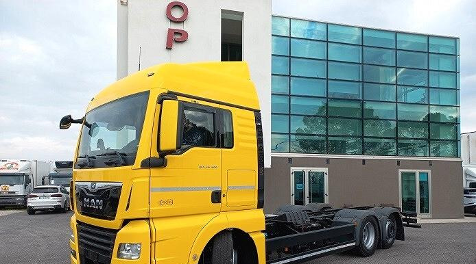 MAN TGX 26.500 EURO 6 2019 A TELAIO FULL OPTIONAL - Cab chassis truck: picture 1 MAN TGX 26.500 EURO 6 2019 A TELAIO FULL OPTIONAL - Cab chassis truck: picture 1