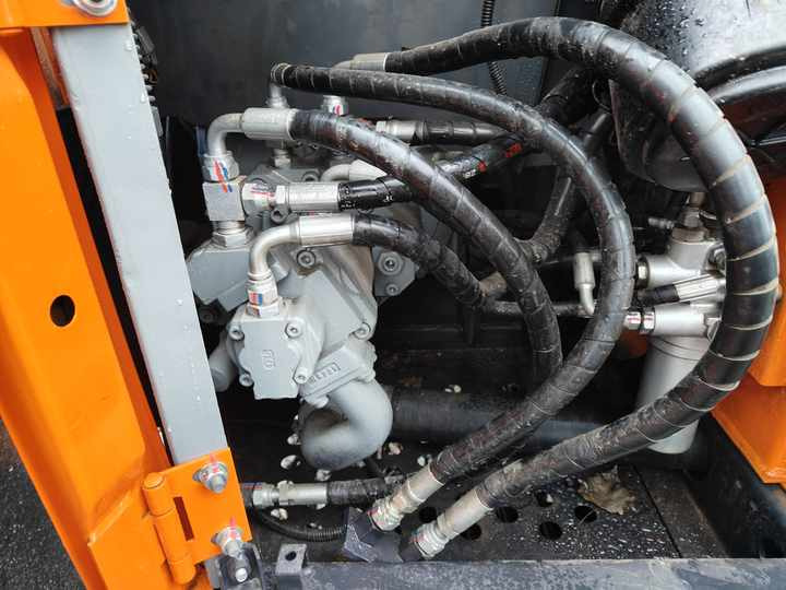 90% New HITACHI ZX70 Used Excavator Mining Construction Excavators, Strong Power, Low Price, and Very Good Quality - Crawler excavator: picture 4 90% New HITACHI ZX70 Used Excavator Mining Construction Excavators, Strong Power, Low Price, and Very Good Quality - Crawler excavator: picture 4