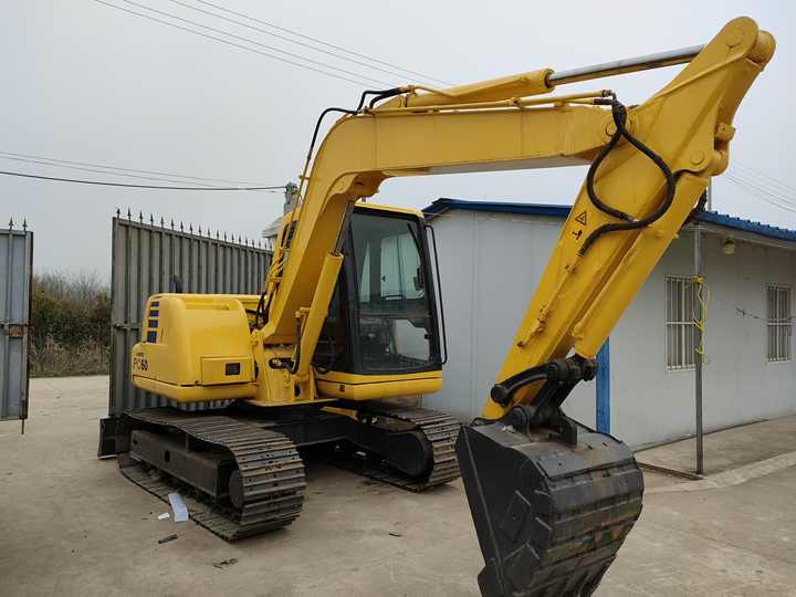 Cheap Used Komatsu PC60-7 Crawler Excavator with High Efficiency Used Heavy Machinery Komatsu P60-7 Digger Cheap for Sale - Crawler excavator: picture 5 Cheap Used Komatsu PC60-7 Crawler Excavator with High Efficiency Used Heavy Machinery Komatsu P60-7 Digger Cheap for Sale - Crawler excavator: picture 5