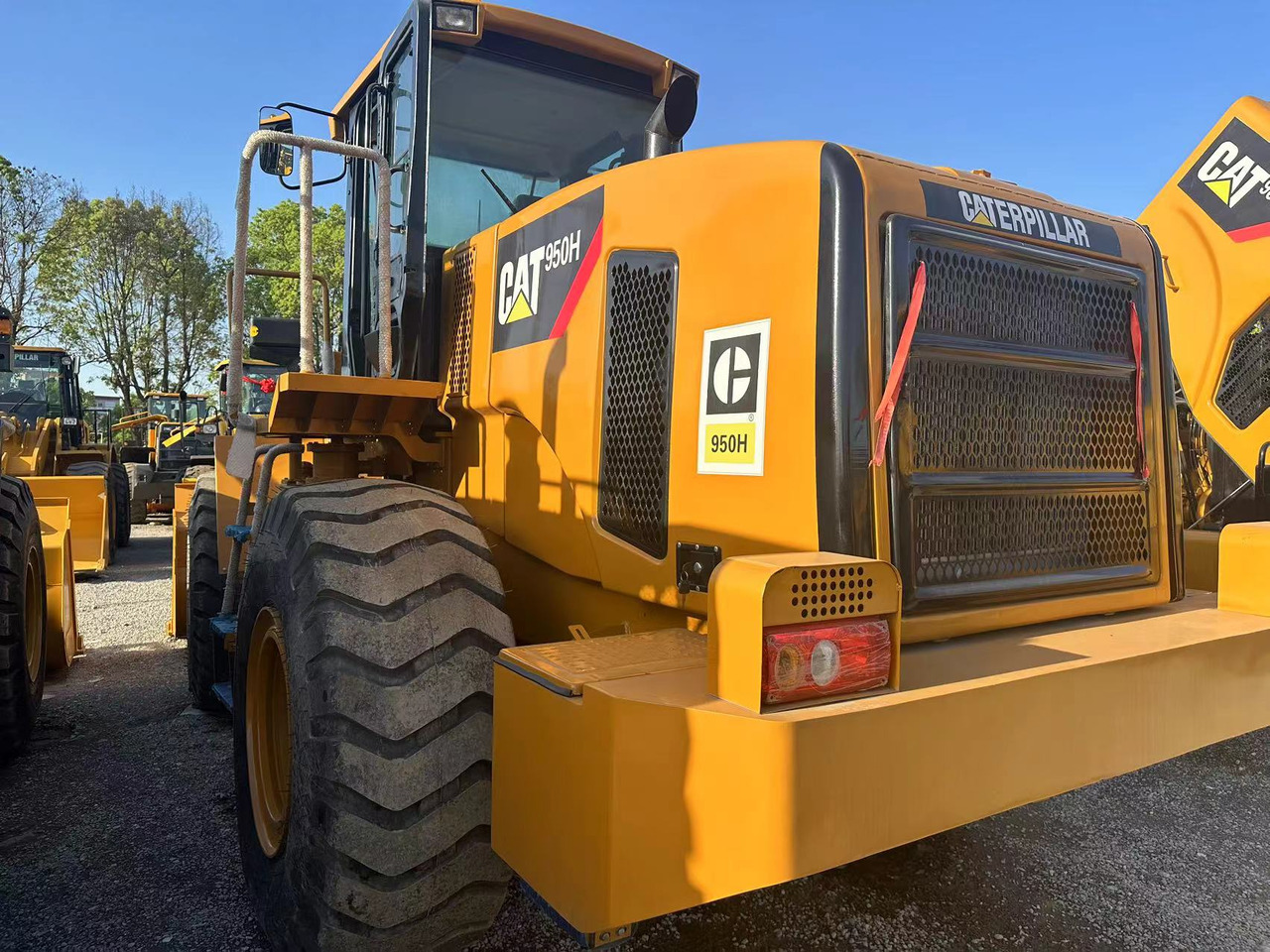 CATERPILLAR 950h in stock good quality ready to work - Construction machinery: picture 1 CATERPILLAR 950h in stock good quality ready to work - Construction machinery: picture 1