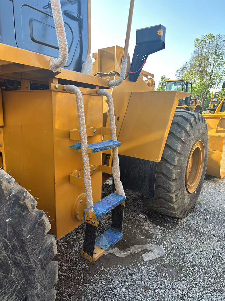 CATERPILLAR 950h in stock good quality ready to work - Construction machinery: picture 3 CATERPILLAR 950h in stock good quality ready to work - Construction machinery: picture 3