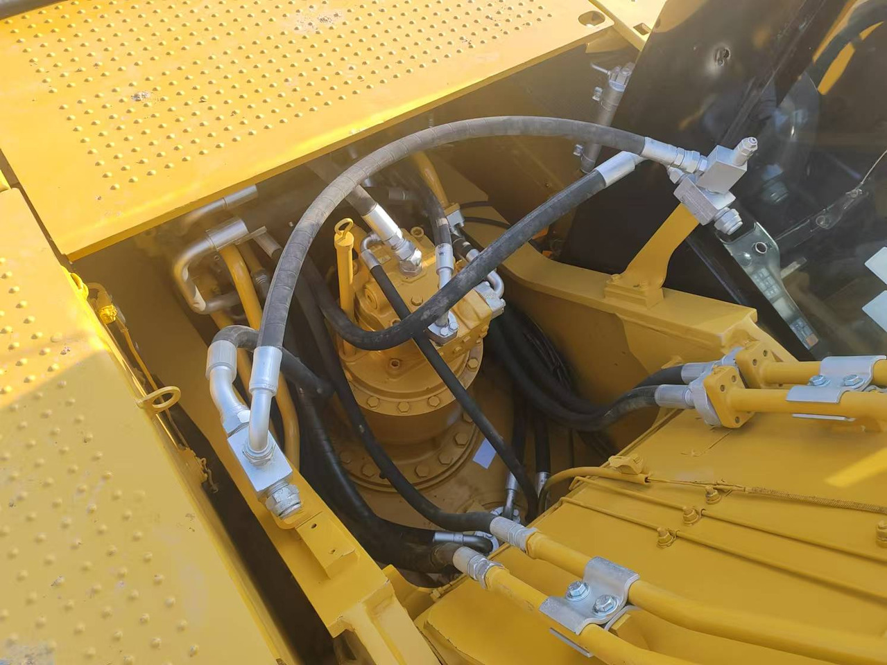 CATERPILLAR Used Digger CAT 323DL Construction Machinery Construction Digger Used CAT 323DL Cheap Excavator - Construction machinery: picture 4 CATERPILLAR Used Digger CAT 323DL Construction Machinery Construction Digger Used CAT 323DL Cheap Excavator - Construction machinery: picture 4