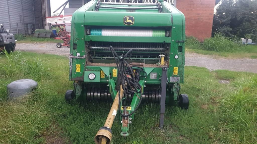 John Deere F 450  - Round baler: picture 2 John Deere F 450  - Round baler: picture 2