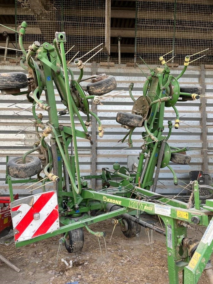 Krone KWT 882 - Tedder/ Rake: picture 1 Krone KWT 882 - Tedder/ Rake: picture 1