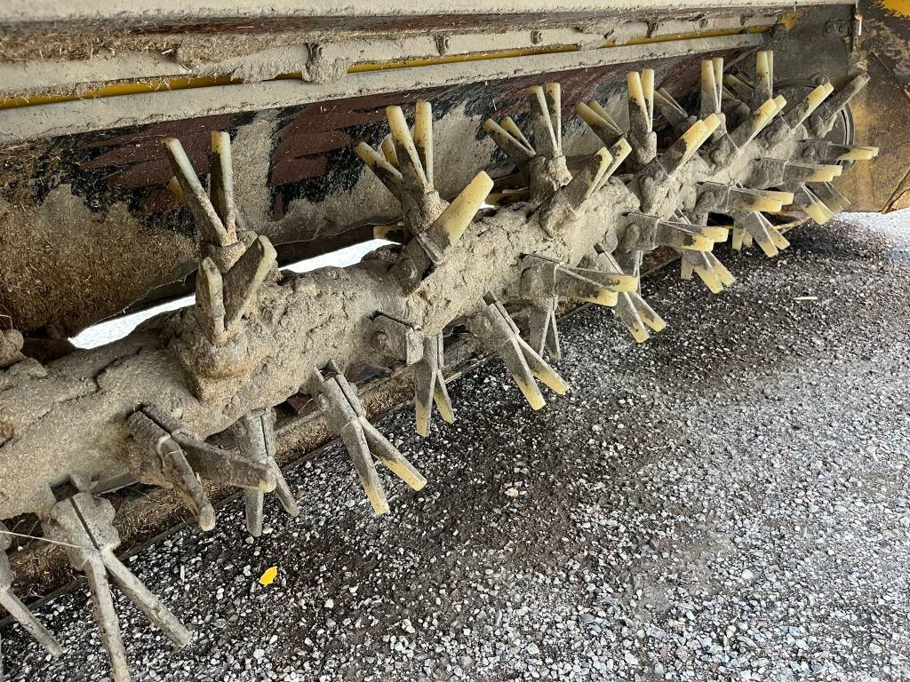 Mower New Holland DISCOCUTTER 320 P: picture 7 Mower New Holland DISCOCUTTER 320 P: picture 7