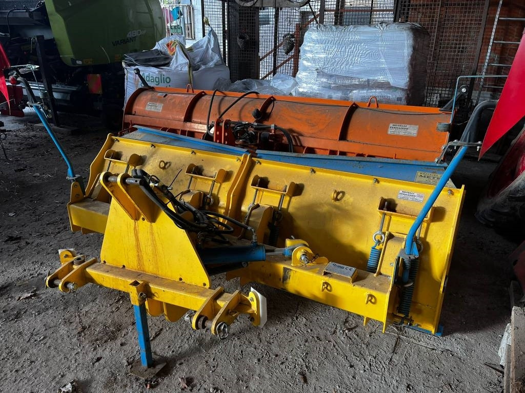 ORMU LAMA NEVE 2500 - Snow plows for Agricultural machinery: picture 3 ORMU LAMA NEVE 2500 - Snow plows for Agricultural machinery: picture 3