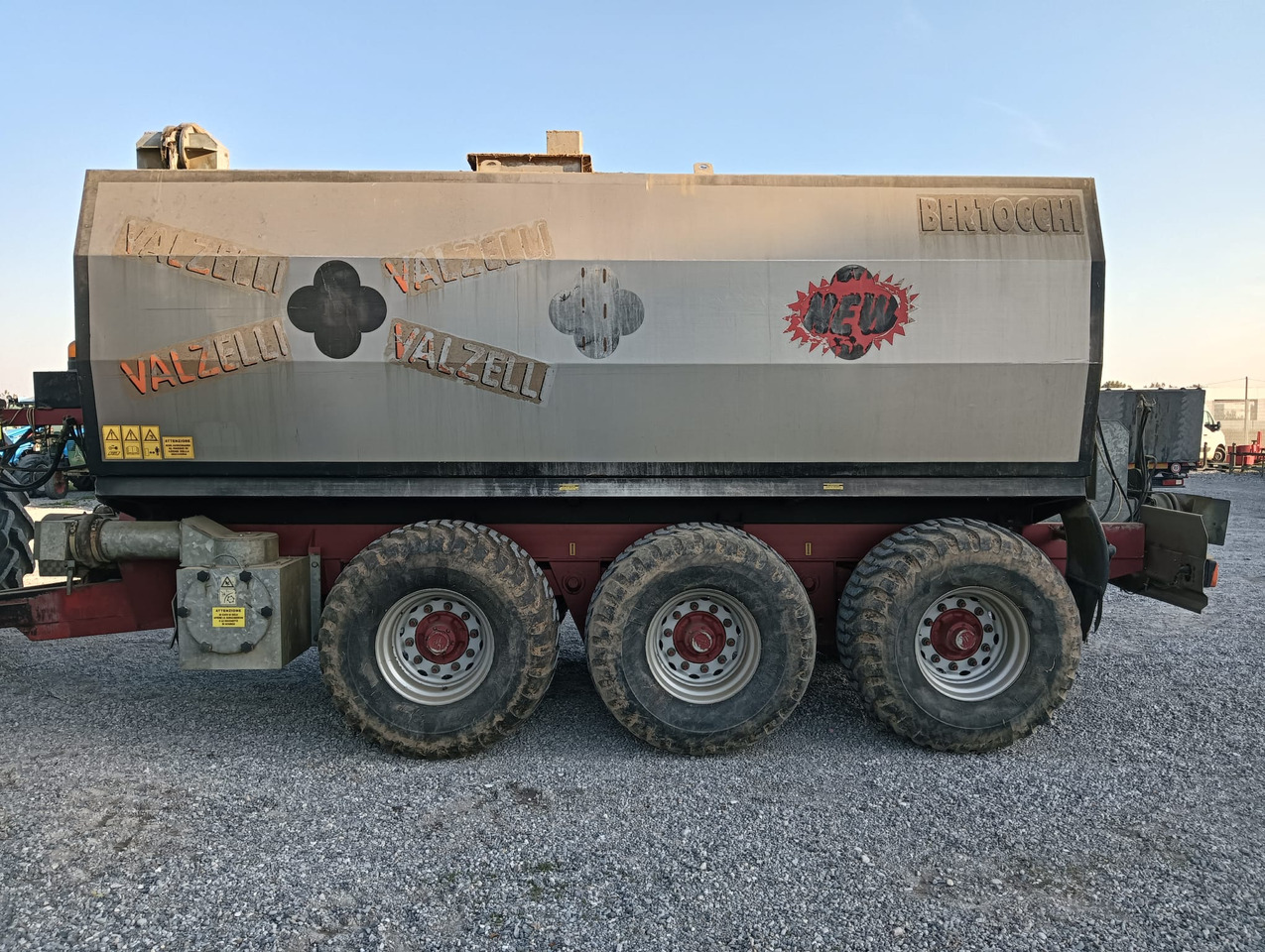 Valzelli 200 cb - Farm trailer: picture 2 Valzelli 200 cb - Farm trailer: picture 2