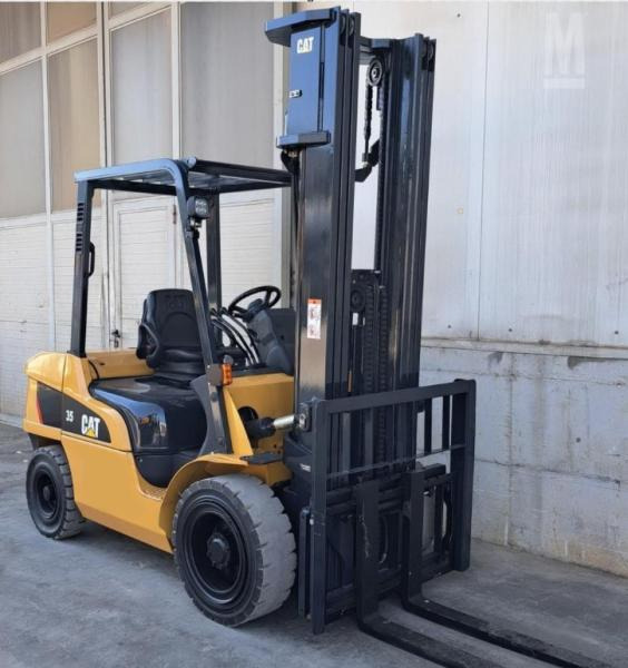 Caterpillar - Diesel forklift: picture 2 Caterpillar - Diesel forklift: picture 2