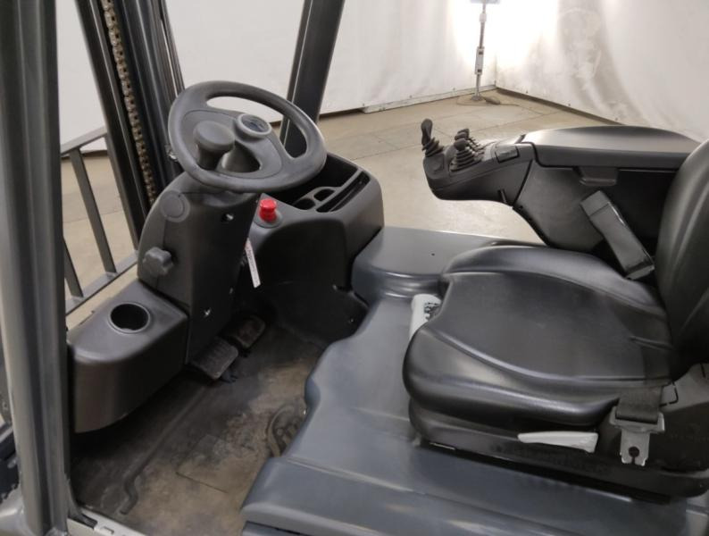 Fenwick E14 - Electric forklift: picture 3 Fenwick E14 - Electric forklift: picture 3