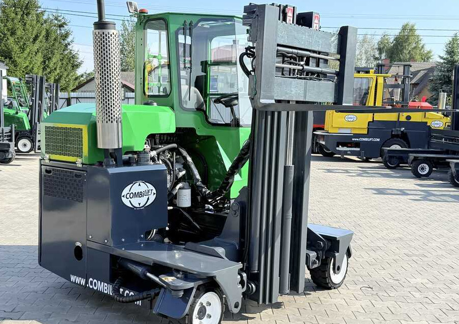 Combilift C2500 / LPG / TRIPLEX 4900 mm / Free Lift / Only 2,446 Operating Hours / Fork Positioner / Full Cabin / Excellent Condition. Wide range of multidirectional and sideloader forklifts available - 4-way reach truck: picture 1 Combilift C2500 / LPG / TRIPLEX 4900 mm / Free Lift / Only 2,446 Operating Hours / Fork Positioner / Full Cabin / Excellent Condition. Wide range of multidirectional and sideloader forklifts available - 4-way reach truck: picture 1