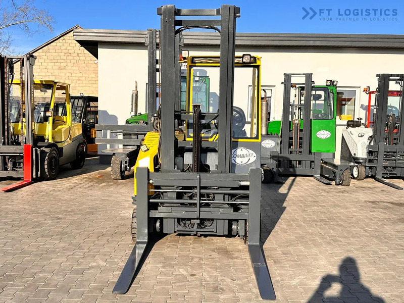 Combilift CB3000 / LPG / DUPLEX / 4000MM / FREE LIFT / NEW TIRES / LIKE NEW CB3000 / LPG / DUPLEX / 4000MM / FREE LIFT / NEW TIRES / LIKE - 4-way reach truck: picture 3 Combilift CB3000 / LPG / DUPLEX / 4000MM / FREE LIFT / NEW TIRES / LIKE NEW CB3000 / LPG / DUPLEX / 4000MM / FREE LIFT / NEW TIRES / LIKE - 4-way reach truck: picture 3