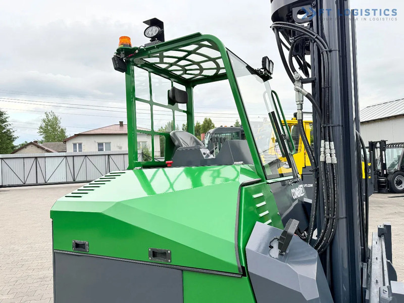 Combilift CBE4000 / TRIPLEX 5200MM / ELECTRIC / FREE LIFT / FORK POSITIONER / SIDE SHIFT / LIKE NEW CBE4000 / TRIPLEX 5200MM / ELECTRIC / - 4-way reach truck: picture 4 Combilift CBE4000 / TRIPLEX 5200MM / ELECTRIC / FREE LIFT / FORK POSITIONER / SIDE SHIFT / LIKE NEW CBE4000 / TRIPLEX 5200MM / ELECTRIC / - 4-way reach truck: picture 4