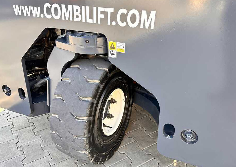 4-way reach truck Combilift COMBILIFT C4000 – TRIPLEX 9300 mm – Year 2017 – GAS – FREE LIFT – FORK SIDE SHIFT – CONDITION 5/5: picture 8