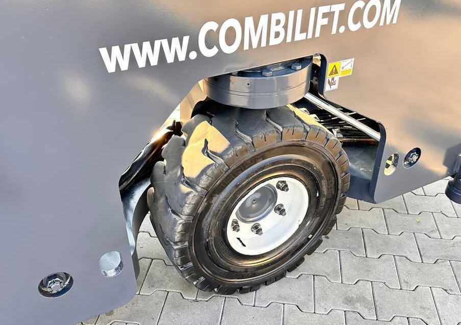 4-way reach truck Combilift COMBILIFT C4000 – TRIPLEX 9300 mm – Year 2017 – GAS – FREE LIFT – FORK SIDE SHIFT – CONDITION 5/5: picture 35