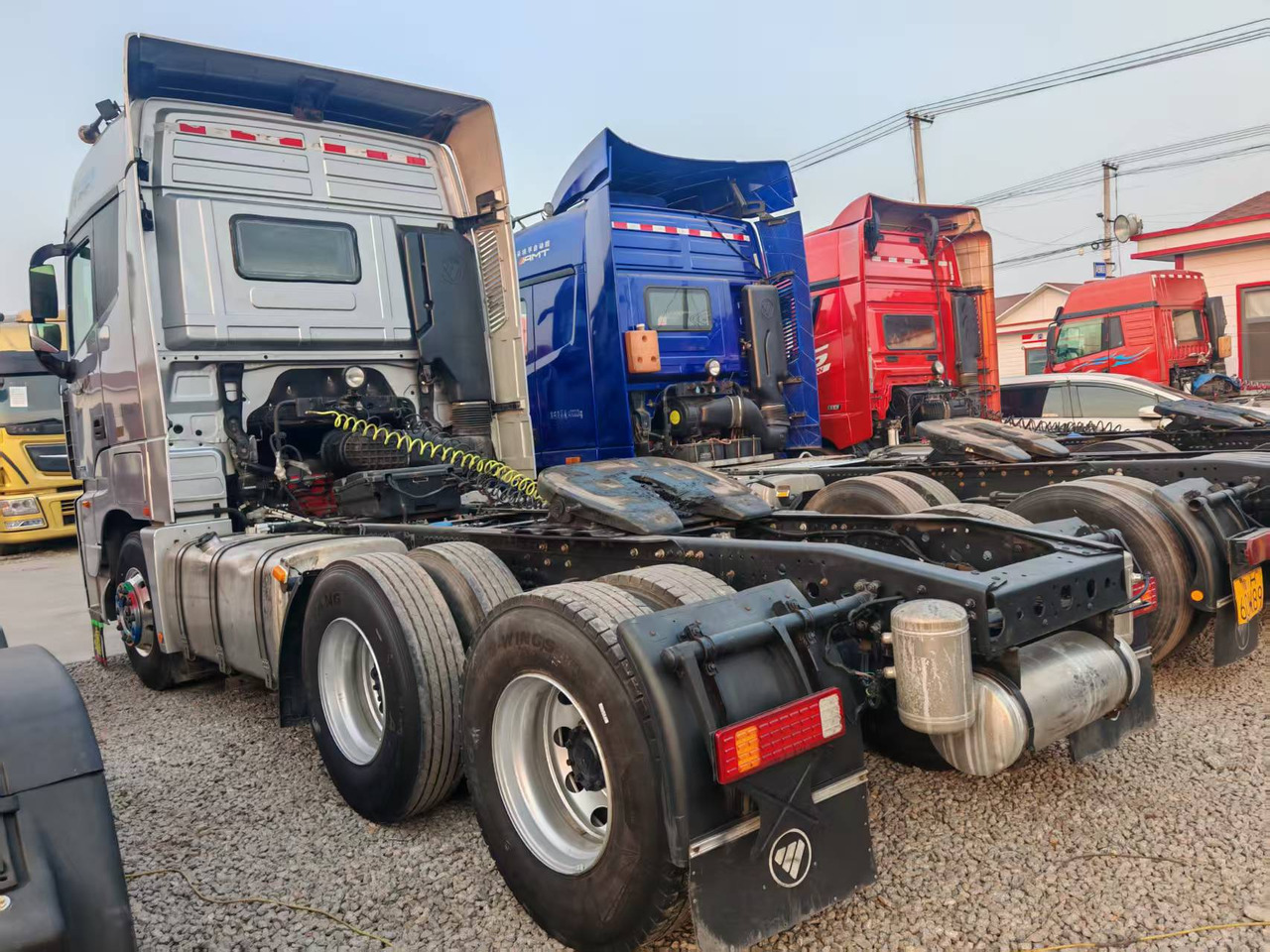 AUMAN 560HP - Tipper semi-trailer: picture 5 AUMAN 560HP - Tipper semi-trailer: picture 5