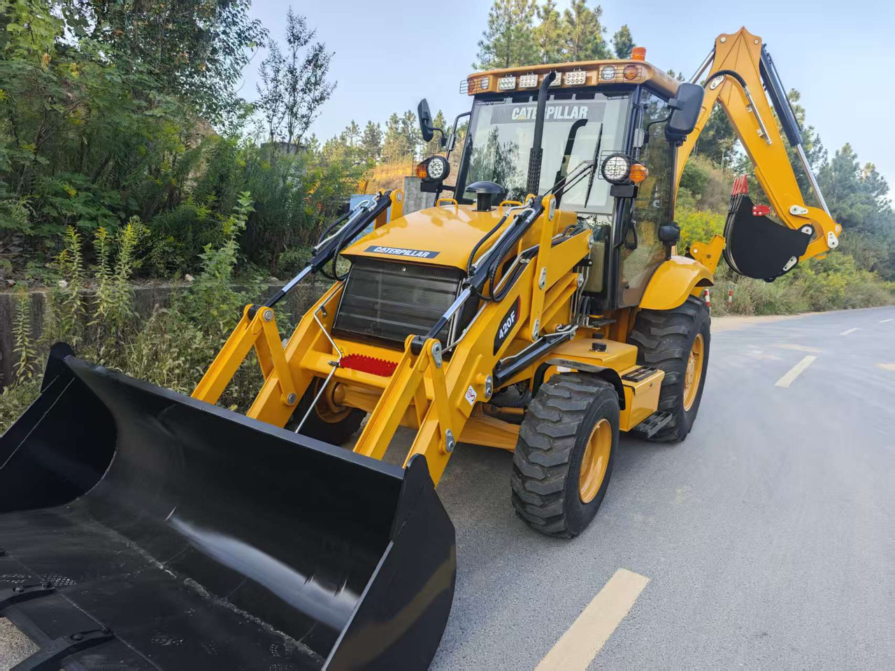 CATERPILLAR 420F - Backhoe loader: picture 3 CATERPILLAR 420F - Backhoe loader: picture 3