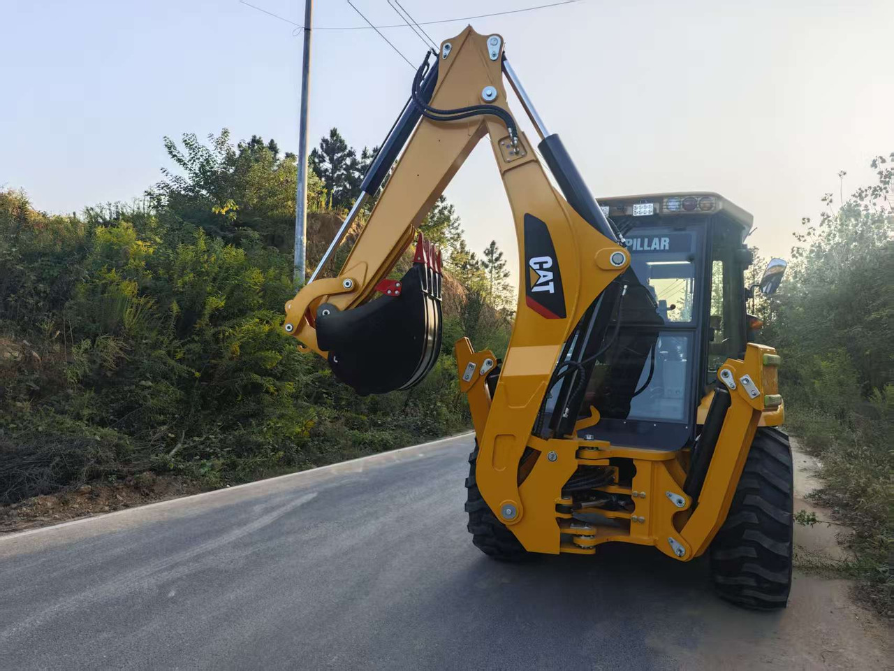 CATERPILLAR 420F - Backhoe loader: picture 4 CATERPILLAR 420F - Backhoe loader: picture 4