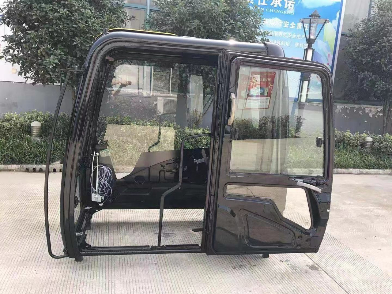 CATERPILLAR Cat 312d 315d 320d 324d 329d 336d 349 - Cab for Excavator: picture 3 CATERPILLAR Cat 312d 315d 320d 324d 329d 336d 349 - Cab for Excavator: picture 3