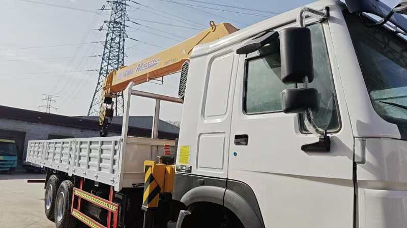 HOWO ,XCMG HOWO 375 engine,XCMG 12 tons crane truck - Crane truck: picture 3 HOWO ,XCMG HOWO 375 engine,XCMG 12 tons crane truck - Crane truck: picture 3