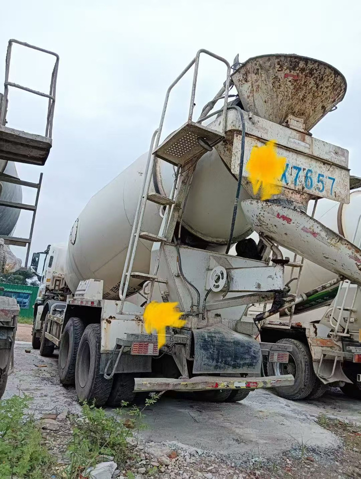ISUZU ISUZU T156 15 cubic meter mixing tank - Concrete mixer: picture 2 ISUZU ISUZU T156 15 cubic meter mixing tank - Concrete mixer: picture 2