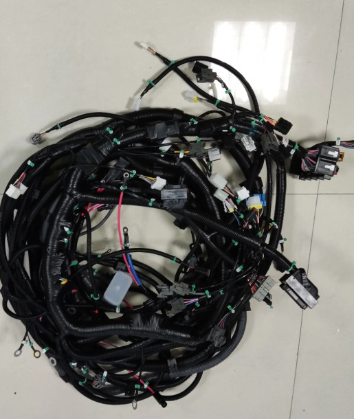 KOMATSU 207-06-75621 - Cables/ Wire harness for Excavator: picture 1 KOMATSU 207-06-75621 - Cables/ Wire harness for Excavator: picture 1