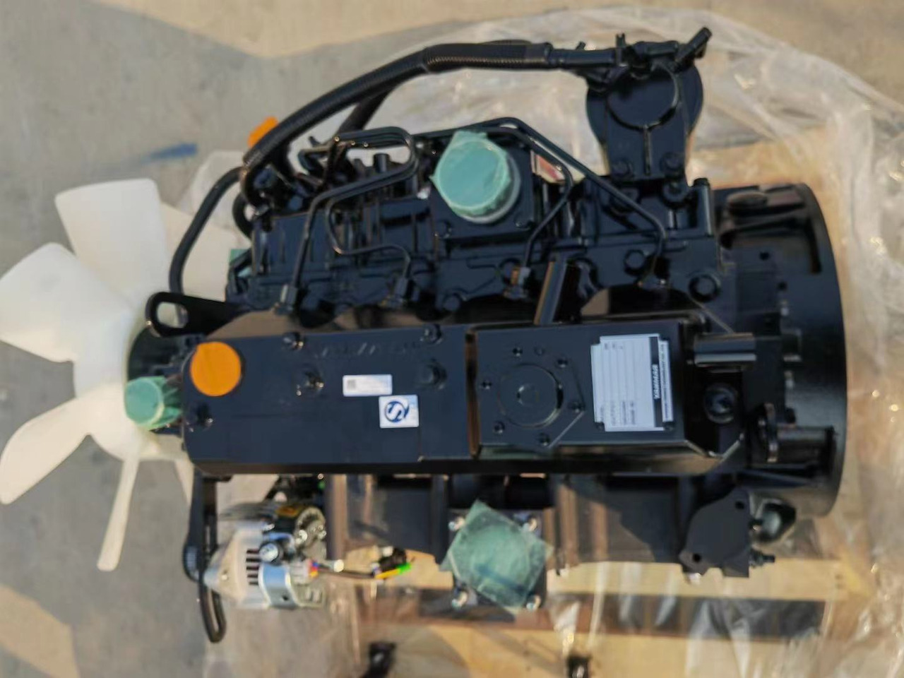 MITSUBISHI 4M40 - Engine for Excavator: picture 1 MITSUBISHI 4M40 - Engine for Excavator: picture 1