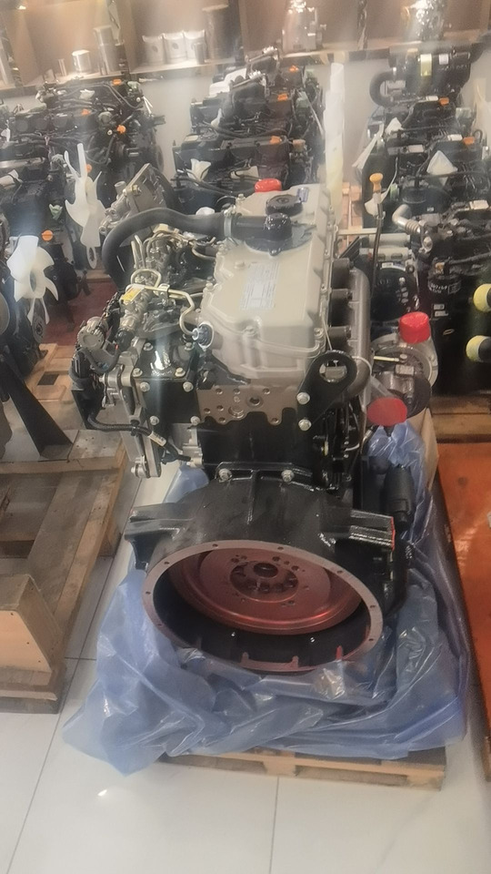 MITSUBISHI 4M40 - Engine for Excavator: picture 2 MITSUBISHI 4M40 - Engine for Excavator: picture 2