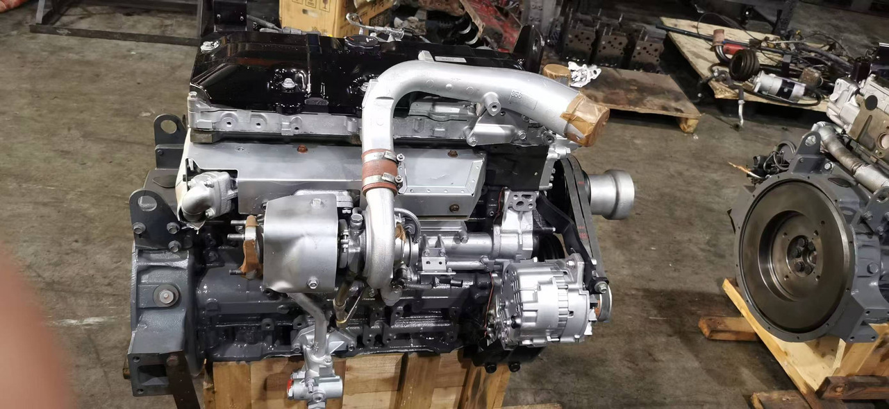 MITSUBISHI 4M50 - Engine for Excavator: picture 3 MITSUBISHI 4M50 - Engine for Excavator: picture 3