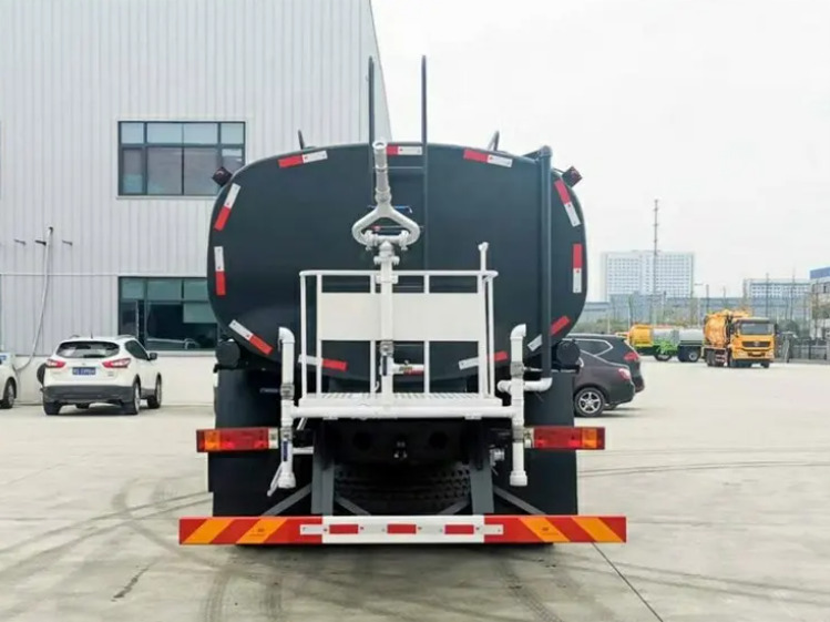 SHACMAN SHACMAN H3000 20 cubic meters tanker - Tanker truck: picture 5 SHACMAN SHACMAN H3000 20 cubic meters tanker - Tanker truck: picture 5